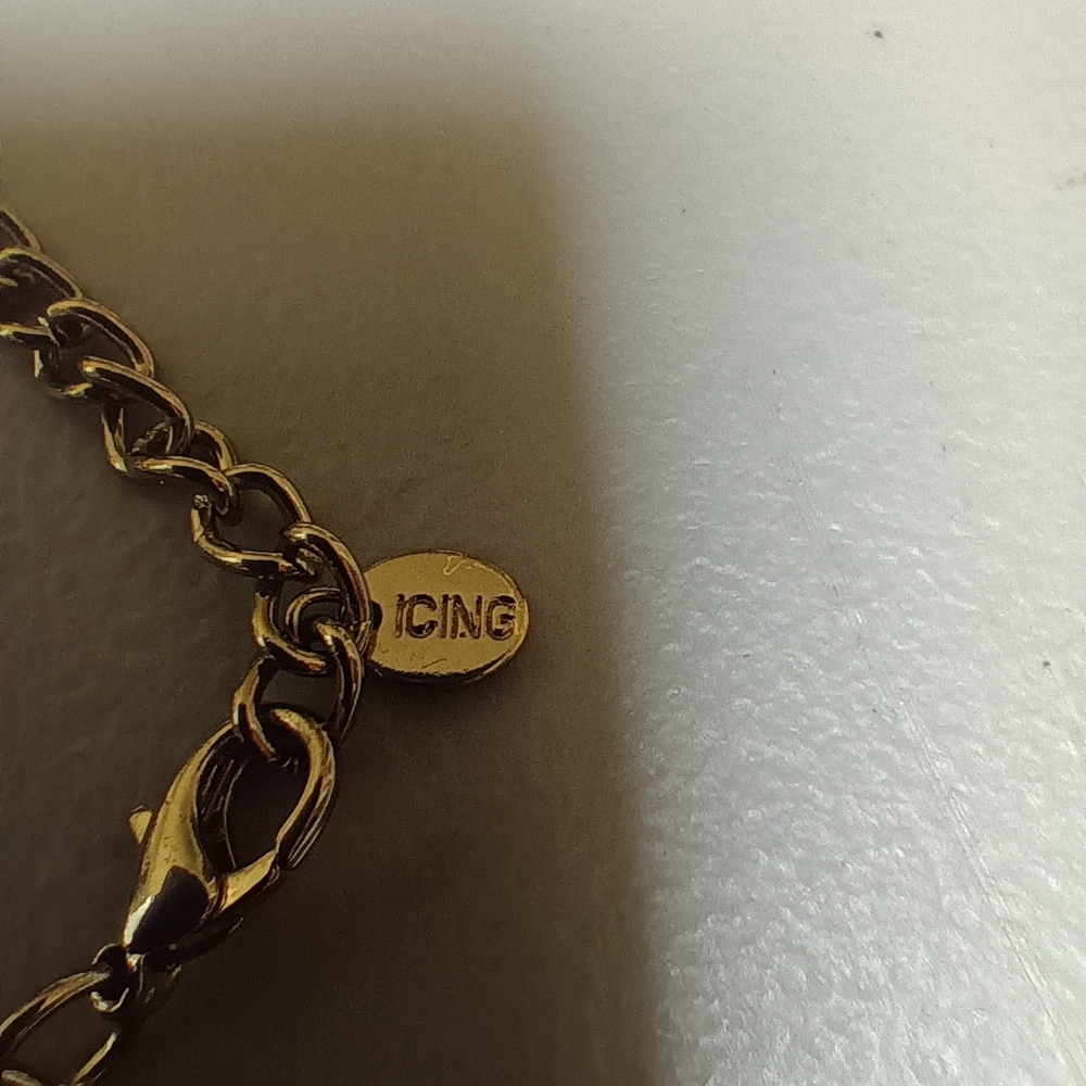 Source Unknown Bold Gold Bracelet - Picture 2 of 2